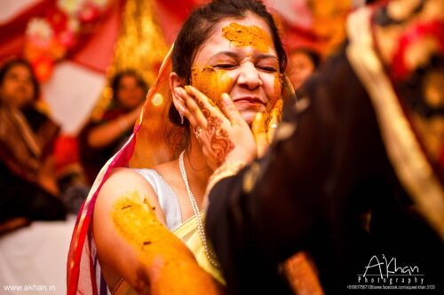 A Candid moment shot by Bhopal based Wedding Photograher Akil Khan